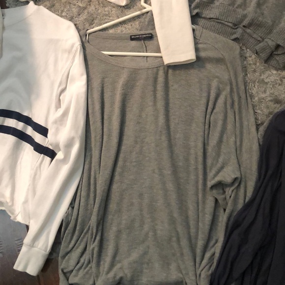 Brandy Melville long sleeve bundle - Picture 3 of 6